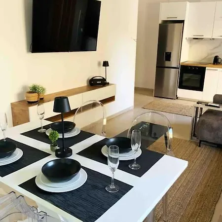 2 Bedroom Family With Free Parking * Thessaloniki
