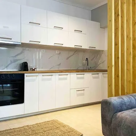 2 Bedroom Family With Free Parking Apartment