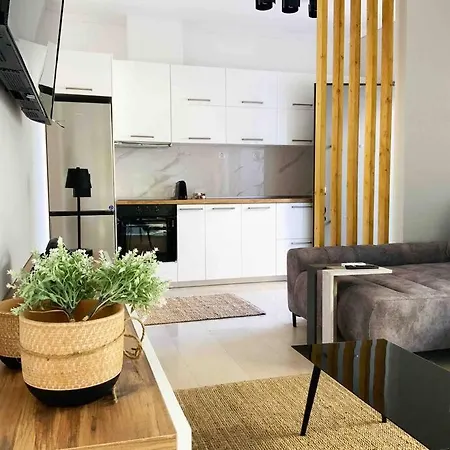 Διαμέρισμα 2 Bedroom Family With Free Parking *