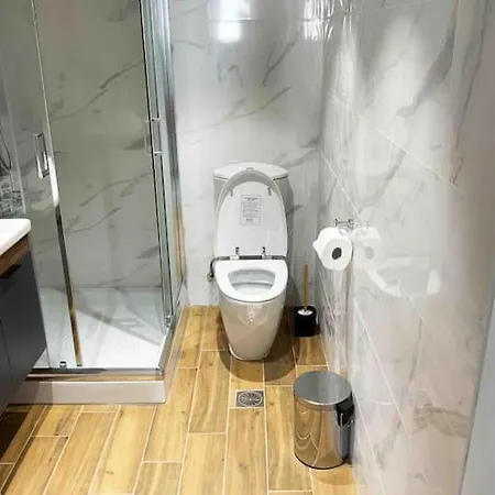 2 Bedroom Family With Free Parking Διαμέρισμα